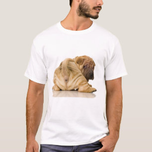 中国人のShar-peiの小犬 Tシャツ