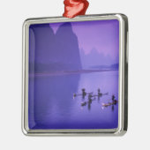 中国、リリバー。鵜の漁師。 メタルオーナメント (左)