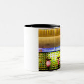 中国、上海。バーインザシンティアンディバー2 ツートーンマグカップ (中央)