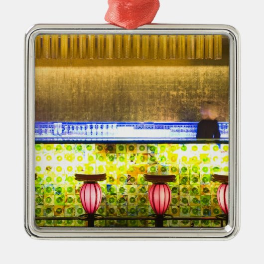 中国、上海。バーインザシンティアンディバー2 メタルオーナメント (正面)