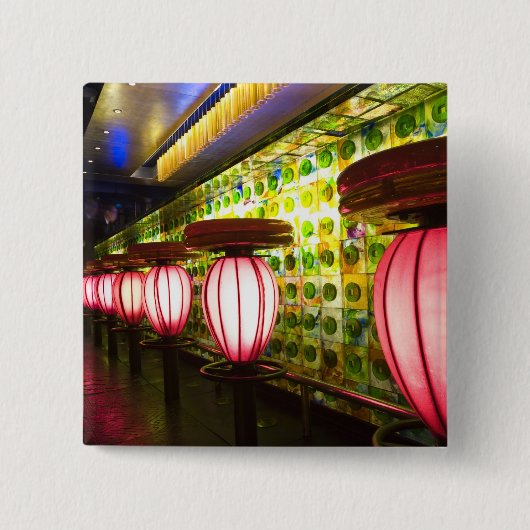 中国、上海。バーインザシンティアンディバー 缶バッジ (正面)