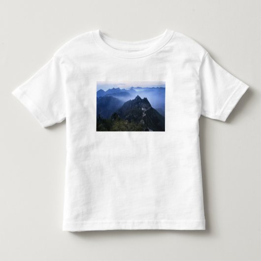 中国、朝霧の万里の長城 トドラーTシャツ (正面)