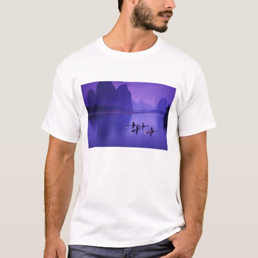 中国、漓江。鵜飼い。 Tシャツ (正面)