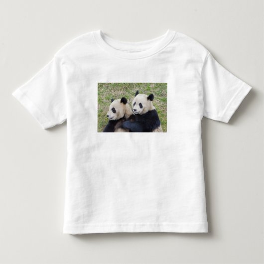 中国・臥龍自然保護区 ジャイアントパンダの抱擁 トドラーTシャツ (正面)