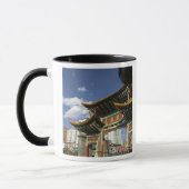 中国、雲南省、昆明市。記念アーチ マグカップ (左)