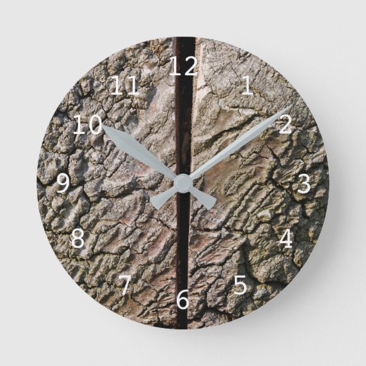 中央に切り取られた木 ラウンド壁時計 (正面)