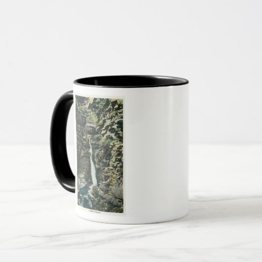 中央カスケードの表示 マグカップ (正面左)