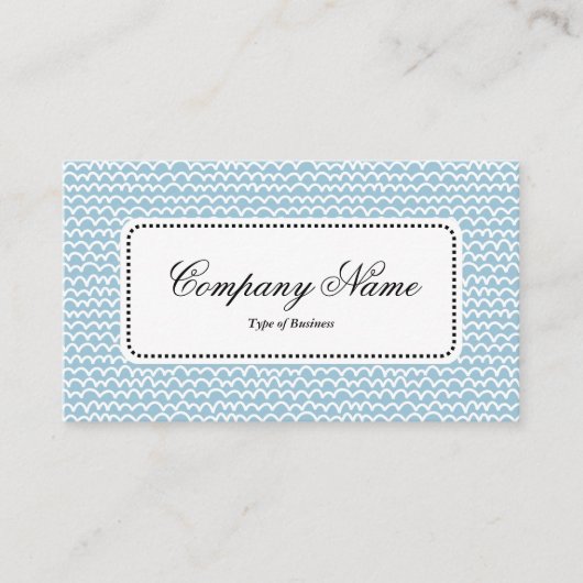 中央ラベルv5 – 波 – 青淡い色の9dc6d8の白 名刺 (正面)