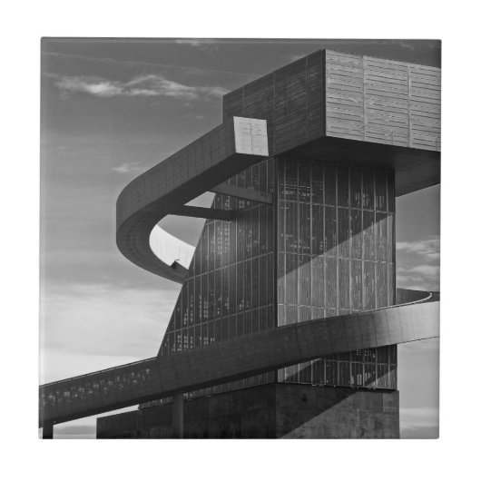 中央高等学校2017年 タイル (正面)