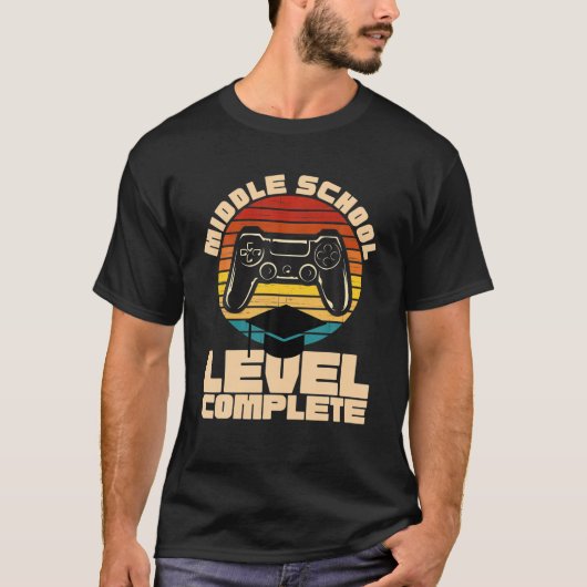 中学校レベル卒業ビデオゲームの完了 Tシャツ (正面)