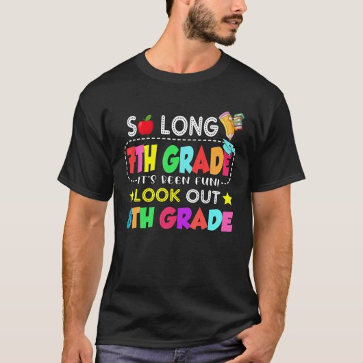 中学7年生8年生ここで中学7年生と来している Tシャツ (正面)