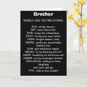 中年メールや文字を打つ誕生日カード カード (黄色い花)