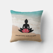 「中心を見つけて、自分の精神に火を付けろ」 ヨガ好き クッション (裏面)