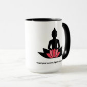 「中心を見つけて、自分の精神に火を付けろ」 ヨガ好き マグカップ (正面右)
