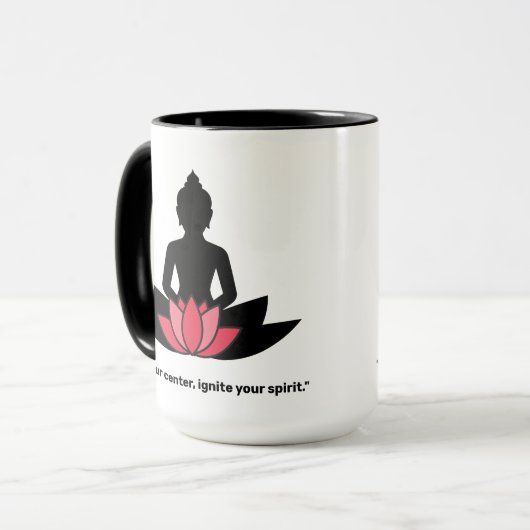 「中心を見つけて、自分の精神に火を付けろ」 ヨガ好き マグカップ (正面左)