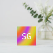 中心イニシャル – 正方形 – ソフトカラー スクエア名刺 (スタンド正面)