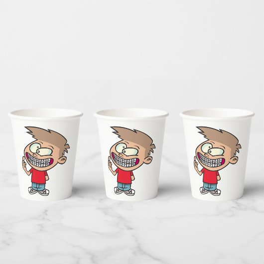 中括弧おもしろい付き漫画の少年スマイル 紙コップ