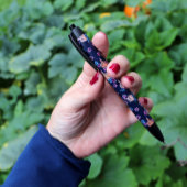 中指を上げてフェミニスト 黒ボールペン