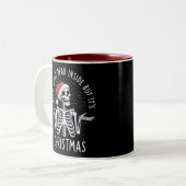 中身が死んでるのにクリスマスシーズンな件 ツートーンマグカップ (正面左)