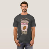 中身は死んでいるけどコーヒーのんで生き返るよ おもしろTシャツ Tシャツ (正面フル)