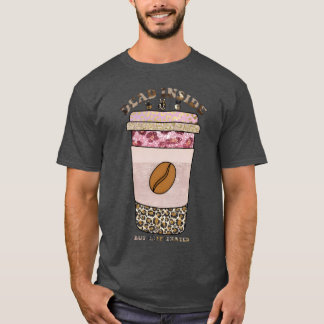 中身は死んでいるけどコーヒーのんで生き返るよ おもしろTシャツ Tシャツ