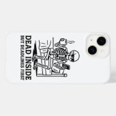 中身は死んでるけど納期は守る Case-Mate iPhoneケース (裏面 (横))