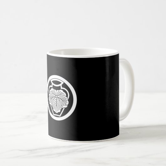 中輪に壺に蔦 コーヒーマグカップ (正面右)