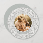 丸い緑+オフ白ケルトのホリデーフォトカード シーズンカード (正面/裏面)