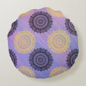 丸い黄色と黒い花の枕 ラウンドクッション (裏面)