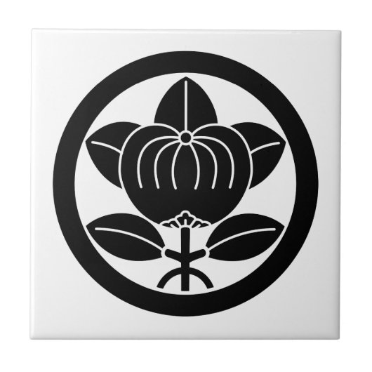 丸に三本足橘 タイル (正面)