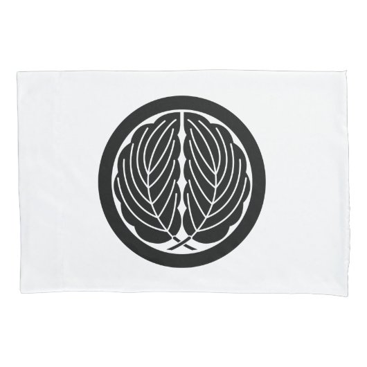 丸に抱き柏 枕カバー (正面)