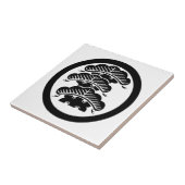 丸に荒枝付左三階松 タイル (側面)