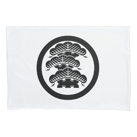 丸に荒枝付左三階松 枕カバー (正面)