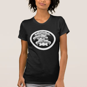 丸に荒枝付左三階松 Tシャツ