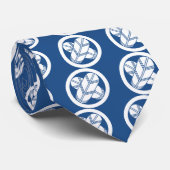 丸に違い鷹の羽(八つ割り作図) ネクタイ (ロール)