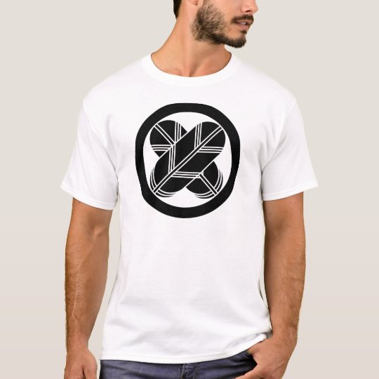 丸に違い鷹の羽(八つ割り作図) Tシャツ