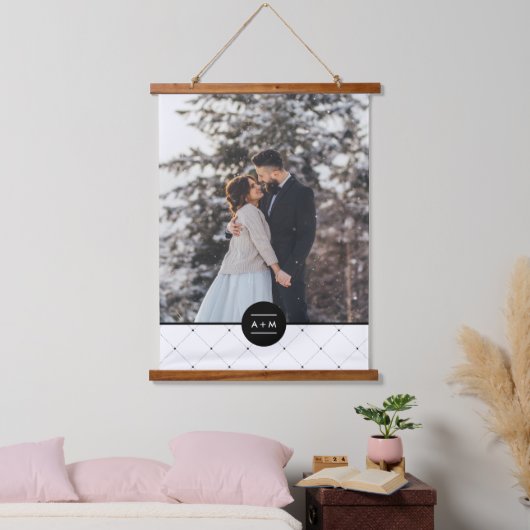 丸エレガント枠モノグラム写真 吊り下げ型タペストリー (寝室)