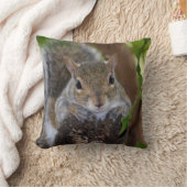 丸太のぶら下がったな色のリス動物 クッション (ブランケット)