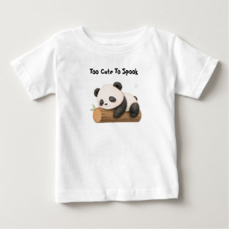 丸太の上で眠る赤ちゃんパンダのキッズTシャツ ベビーTシャツ