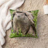 丸太の中のグランドホッグ クッション (ブランケット)