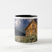 丸太小屋とのこぎりの山々 ツートーンマグカップ (中央)
