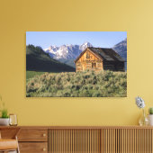 丸太小屋と鋸歯山脈 キャンバスプリント (インサイチュ (リビング))