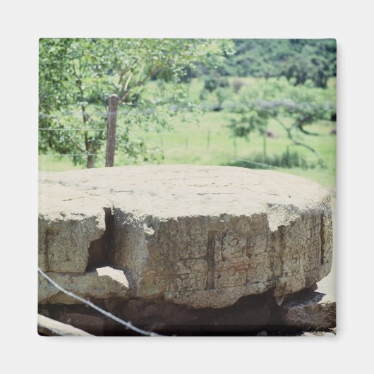 丸石の彫刻ブロック マヤ遺跡コパン写真 マグネット (正面)