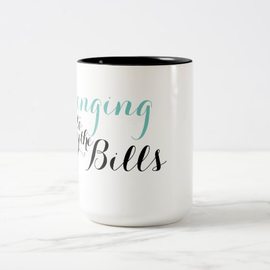 丸薬を手形を支払うために投げること ツートーンマグカップ (中央)