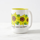 主に喜ぶ明るい黄色のひまわり ツートーンマグカップ (正面右)