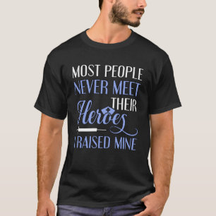主人公を育てたナースの親 Tシャツ