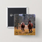 主力馬レースである 缶バッジ (正面&裏面)