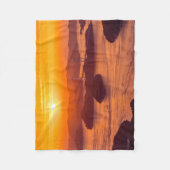 久留島海峡大橋と久留志のぼんやりした夕日 フリースブランケット (正面)