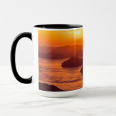 久留島海峡大橋と久留志のぼんやりした夕日 マグカップ (左)