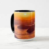 久留島海峡大橋と久留志のぼんやりした夕日 マグカップ (正面左)